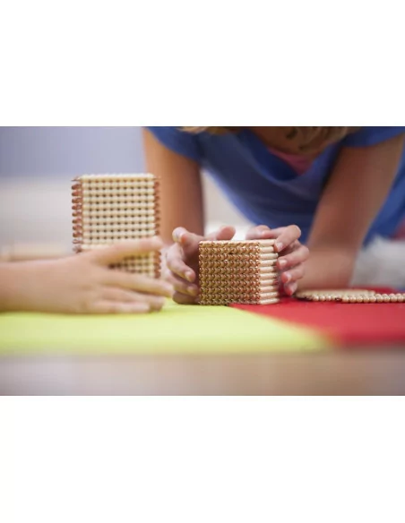 Nienhuis - Zlatá perlová tisícová krychle (skleněné perličky)