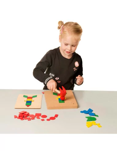 Toys for life - Zatloukání geometrických tvarů