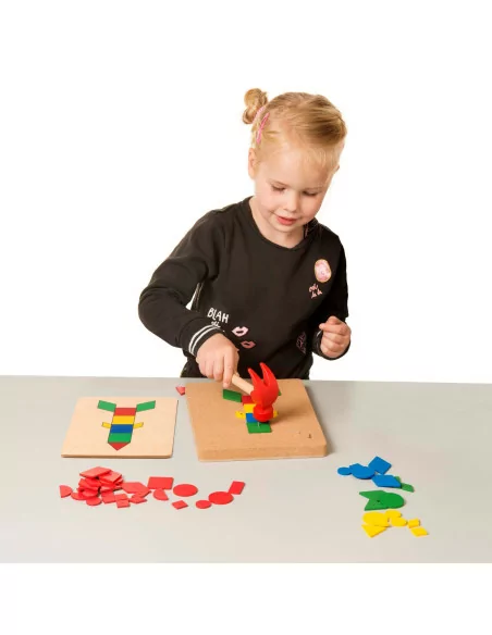 Toys for life - Zatloukání geometrických tvarů