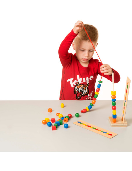 Toys for life - Navlékání korálků podle předloh