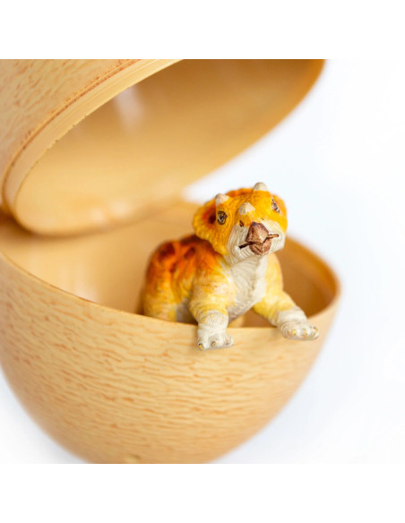 Safari Ltd. Figurka - Triceratops mládě s vejcem