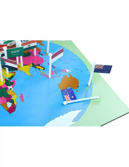 Moyo Montessori Svět - mapa s vlajkami (na stojánku)