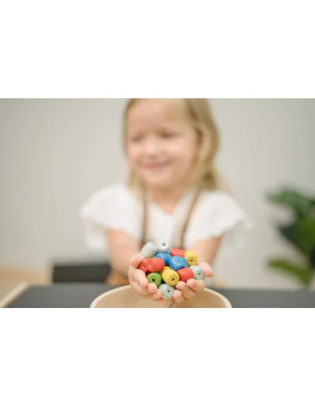 PlanToys Navlékání korálků v boxu