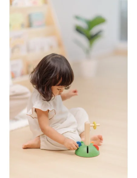 PlanToys Navlékání kroužků - horizontální