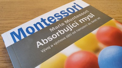 RECENZE - Absorbující mysl, Maria Montessori